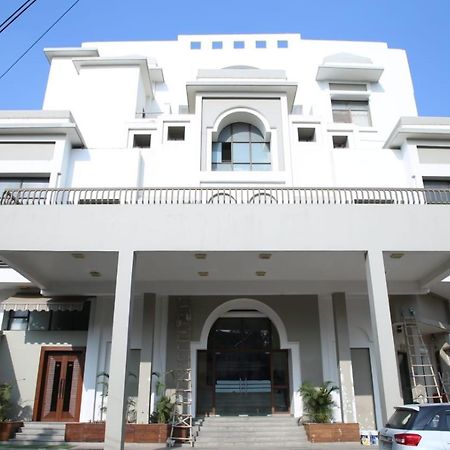 Hotel Rajmahal Muradabad Dış mekan fotoğraf