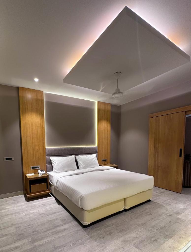 Hotel Rajmahal Muradabad Dış mekan fotoğraf